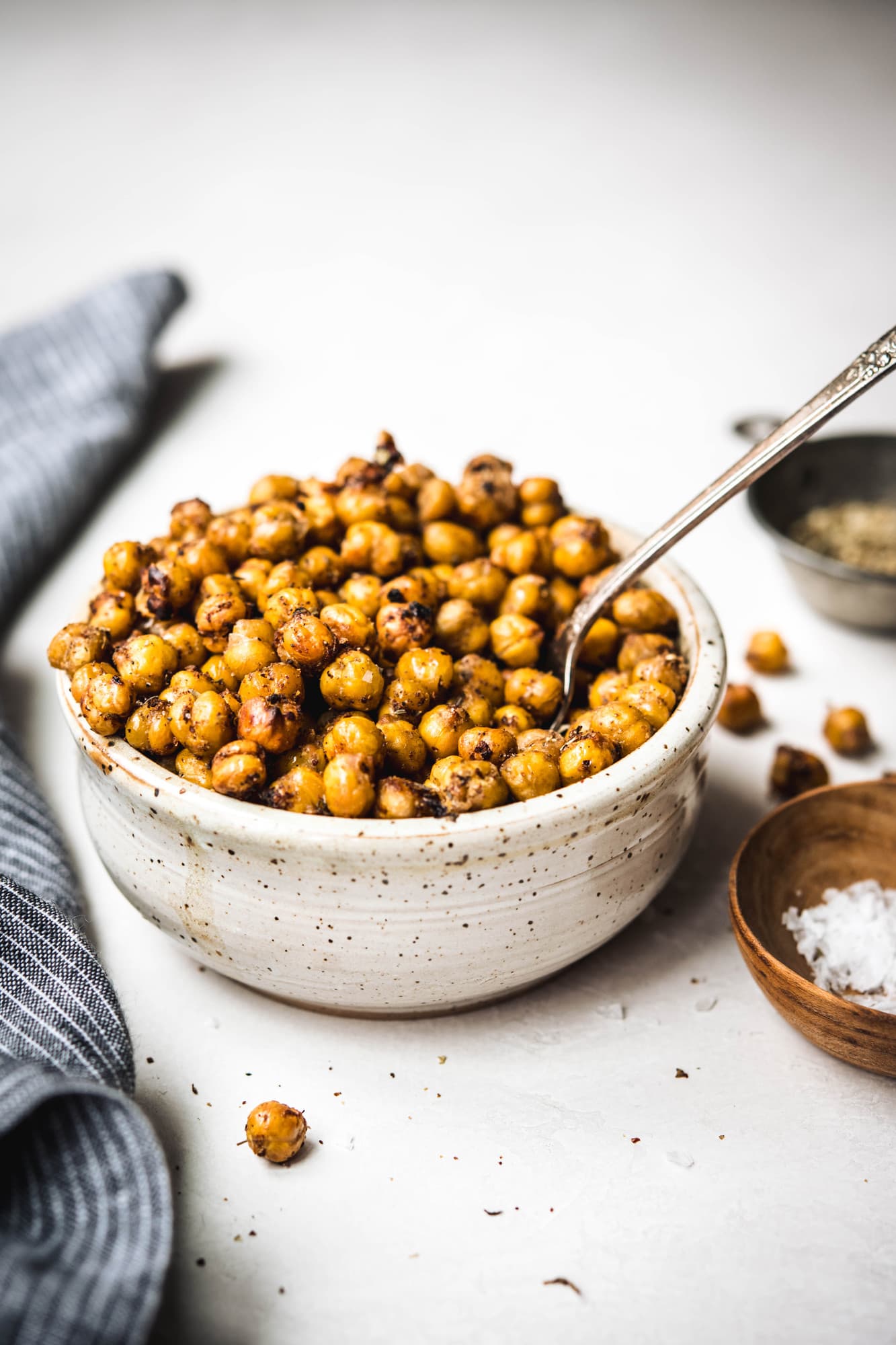 side view of crispy za'atar chickpeas in a bowl