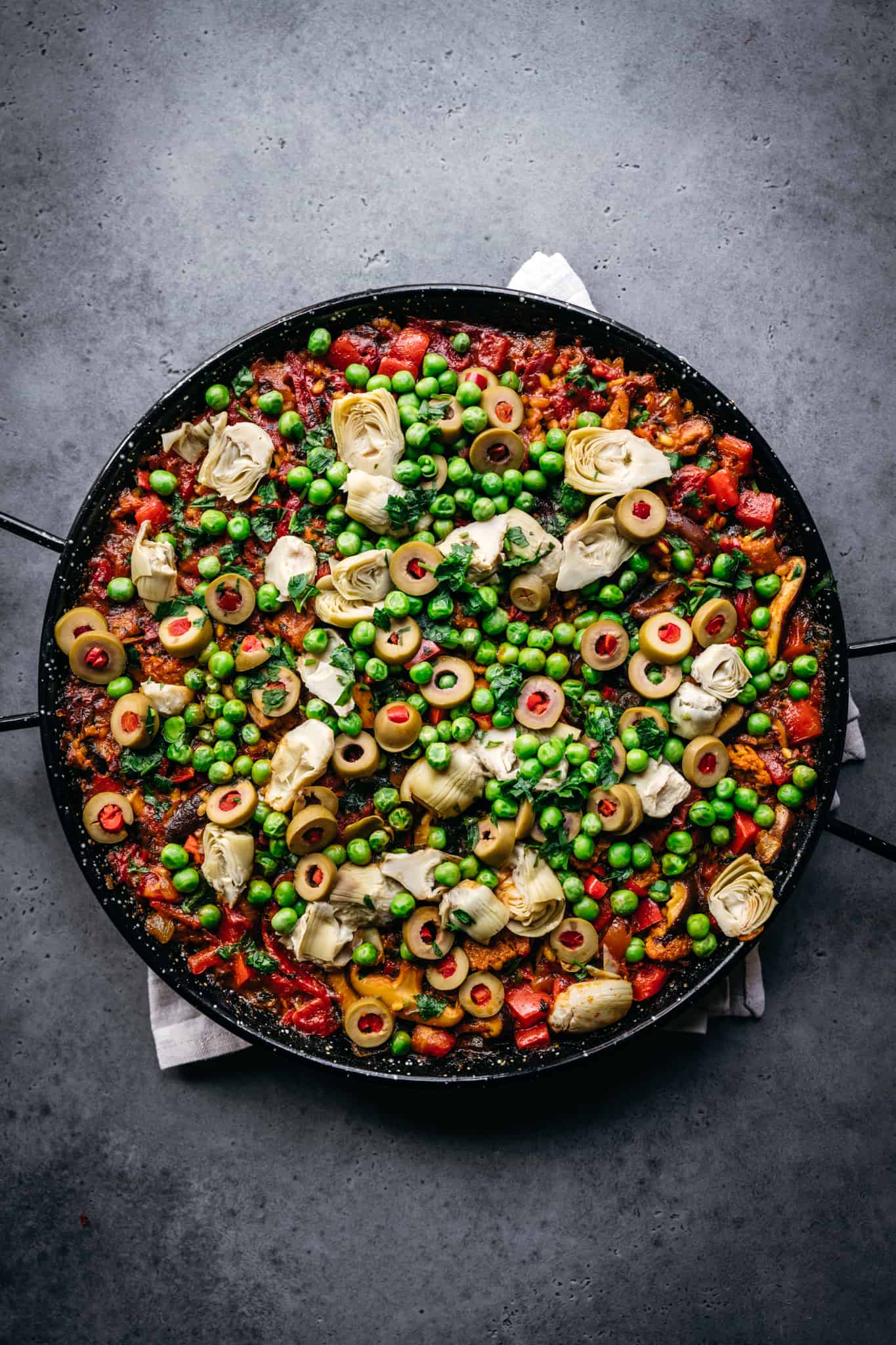 overhead view of paella in pan