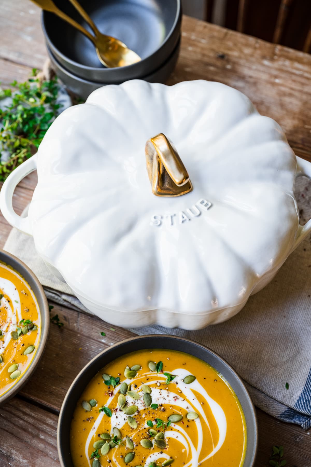 Overhead view of staub pumpkin cocotte.