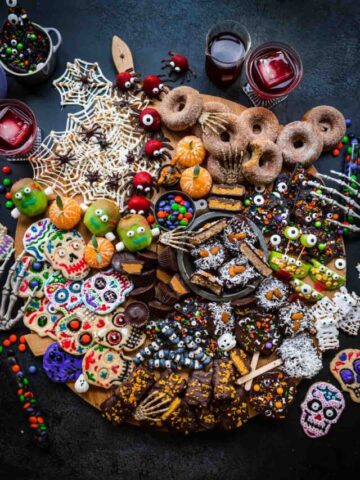 cropped-Halloween-Dessert-Board-13.jpg