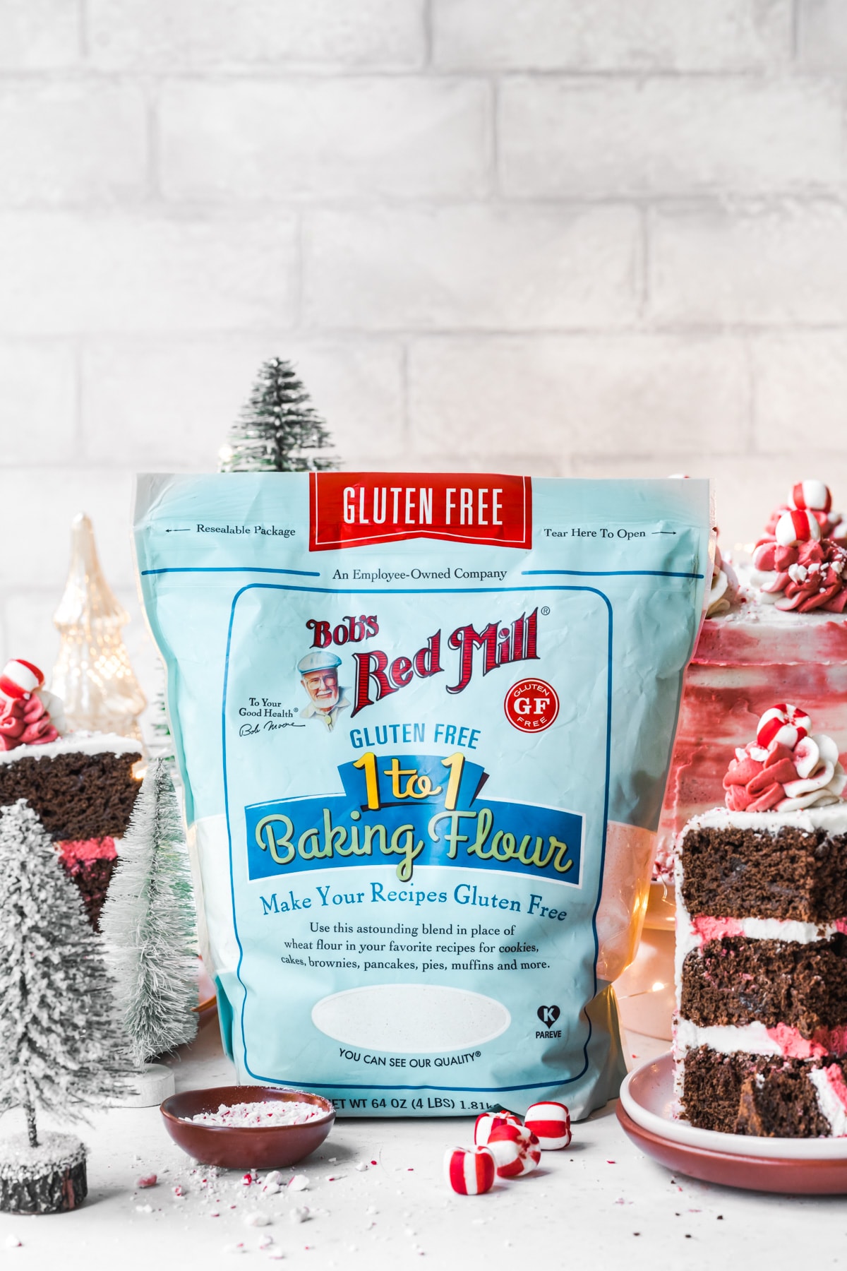 Front view of Bob's Red Mill 1 to 1 baking flour.