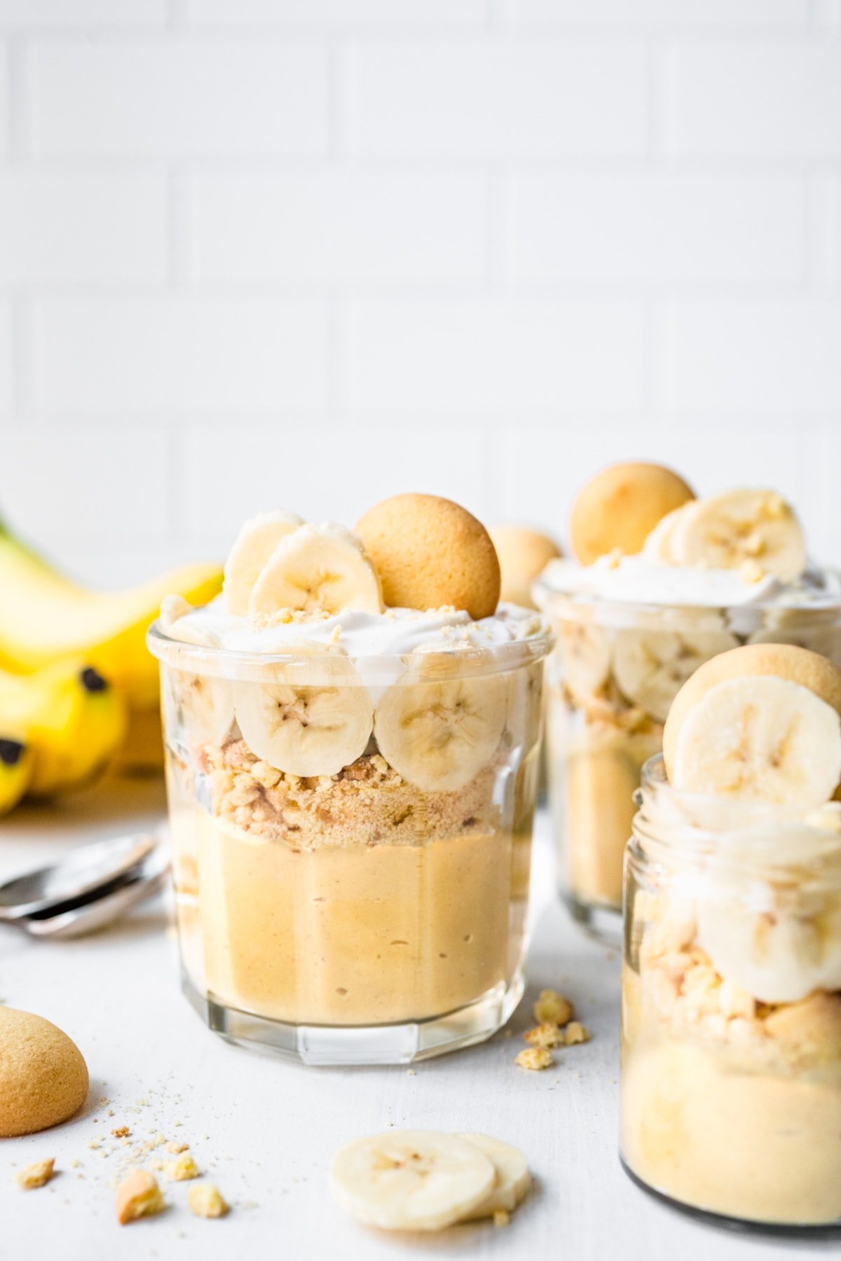 Front view of banana pudding in a small jar.