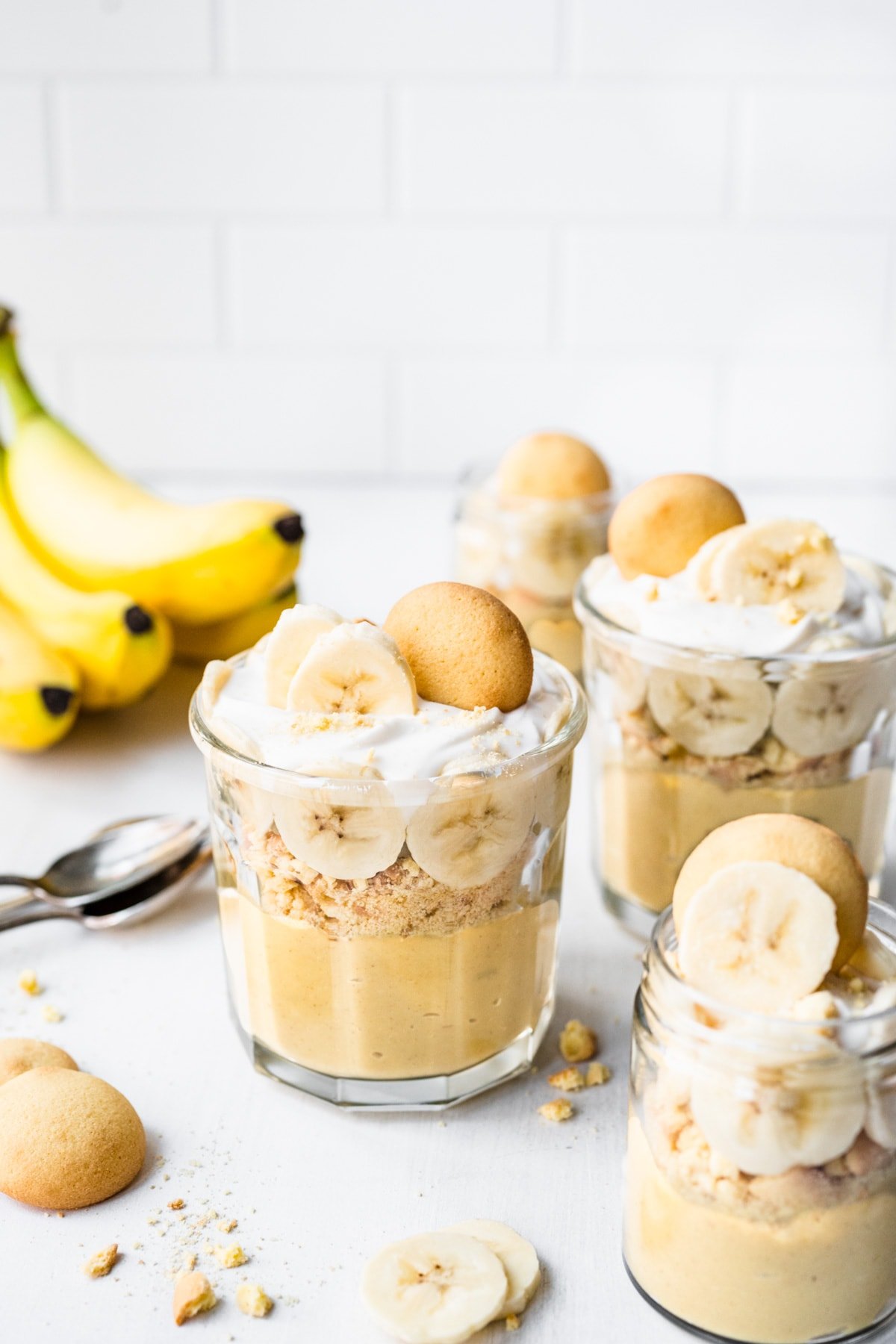 Front view of banana pudding in a jar.