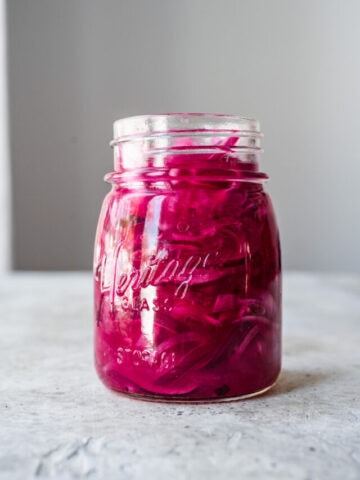 cropped-Quick-pickled-red-onion-10.jpg