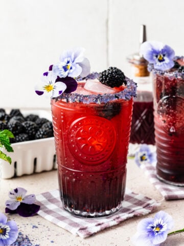 Front view of the finished blackberry bourbon smash cocktails.