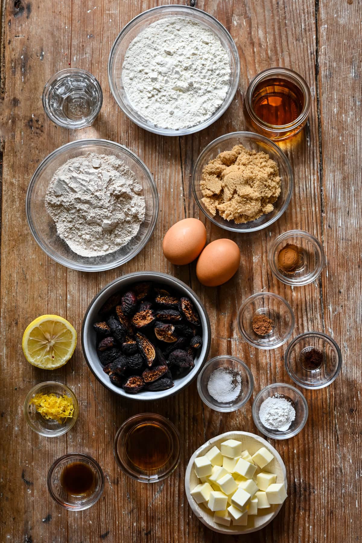 Overhead view of fig newton ingredients.
