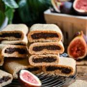 Front view of stacked fig newtons.
