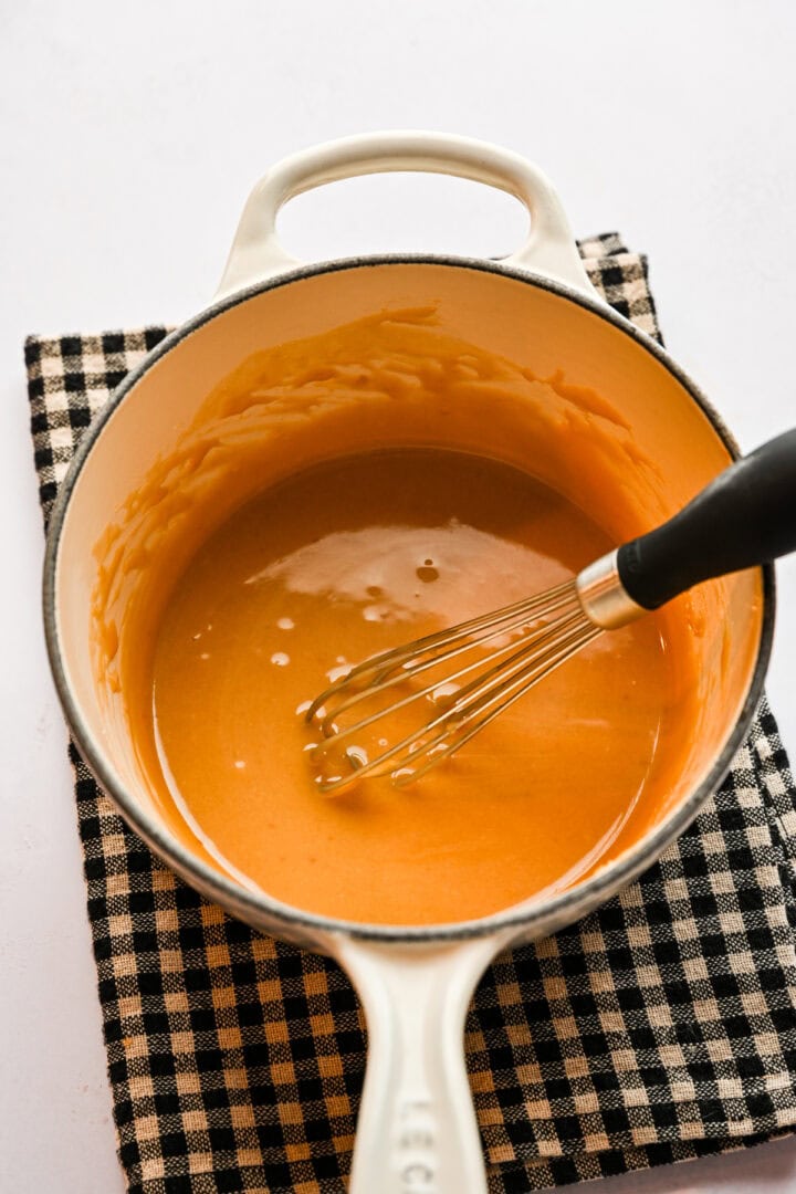 Florentine dough in a pot.