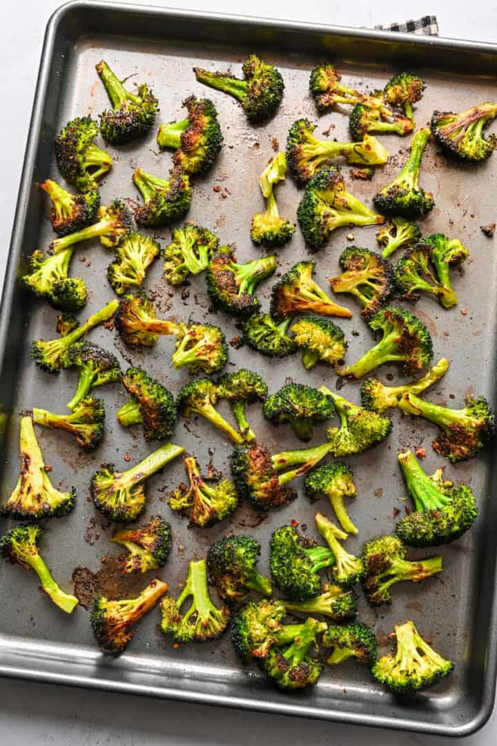 Overhead view of broccoli after roasting.