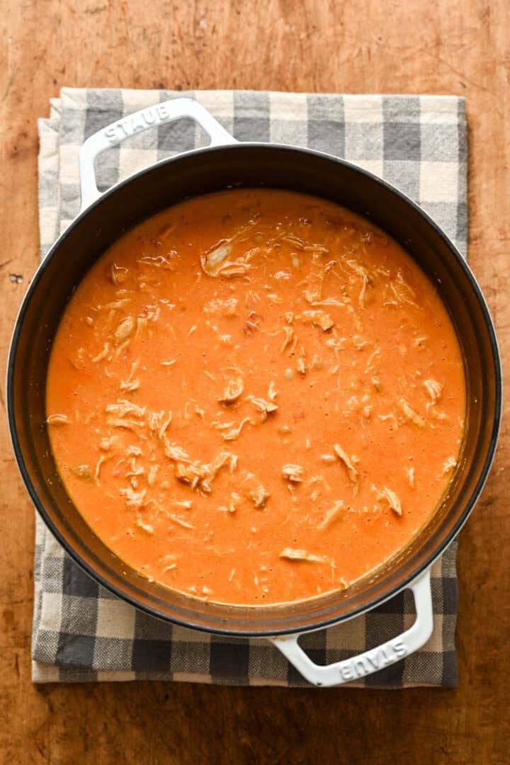 Finished buffalo chicken chili in a pot.