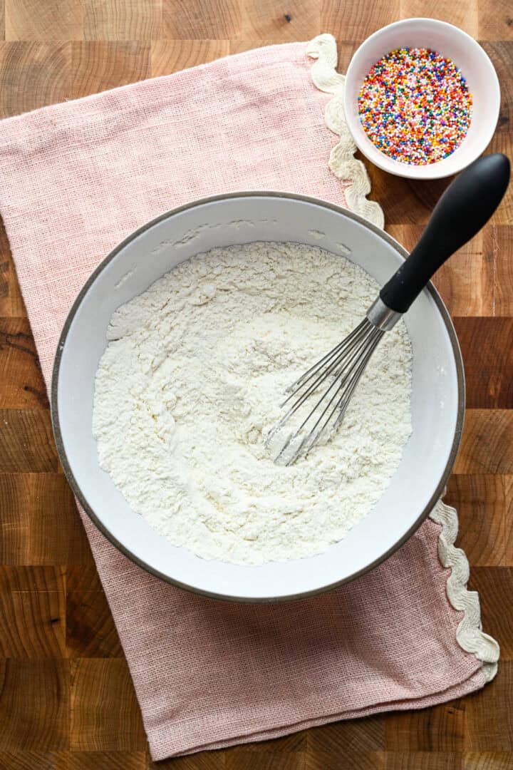 Dry ingredients after being whisked together.