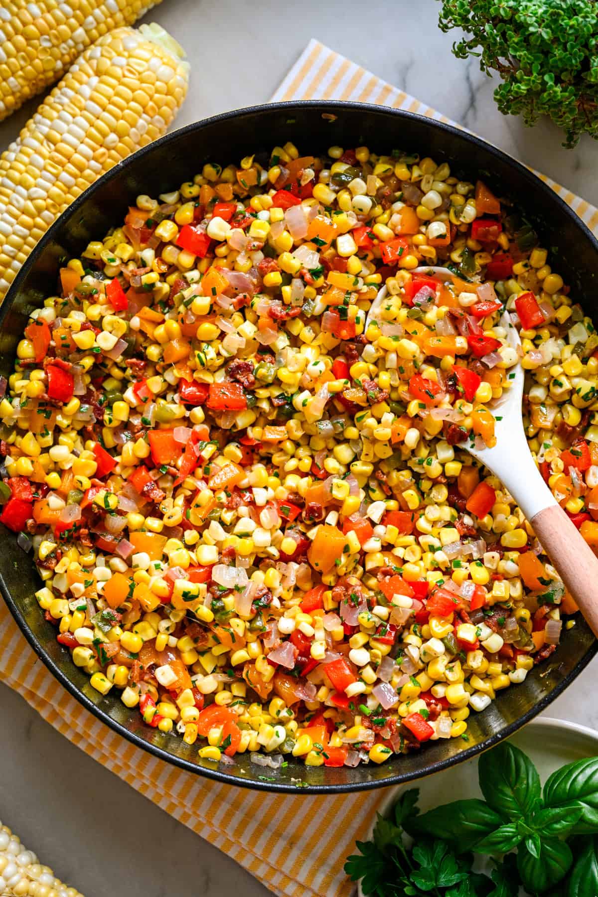 overhead view of confetti corn in a skillet.