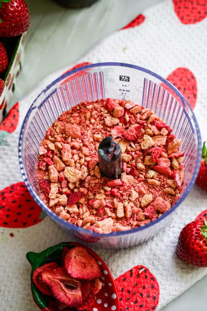 freeze dried strawberries and vanilla cookies in food processor after blending.